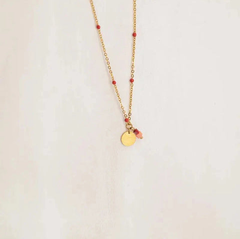 Ketting met bedel en kraaltjes koraalroze/ goud