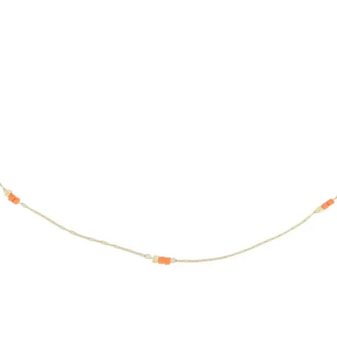 Fijne ketting met kraaltjes koraalroze/ goud
